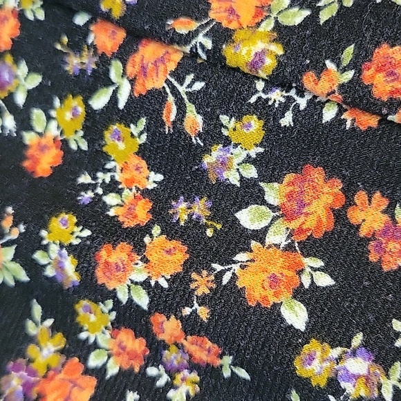 Full Tilt Junior's size Large Skirt - Picture 7 of 7